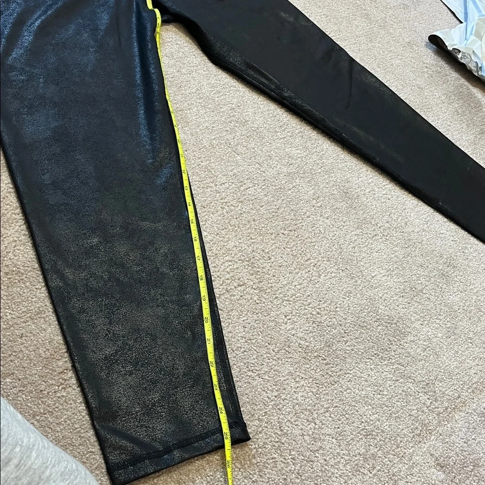 OFFLINE By Aerie Crossover Crackle Black Leggings XXL - Picture 8 of 9